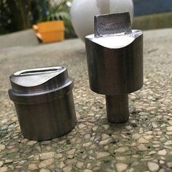 Cối đóng nút