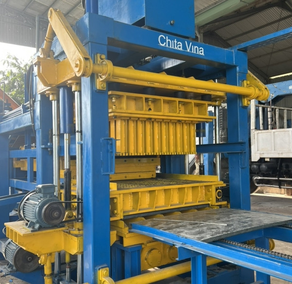 Máy ép gạch không nung CTR8