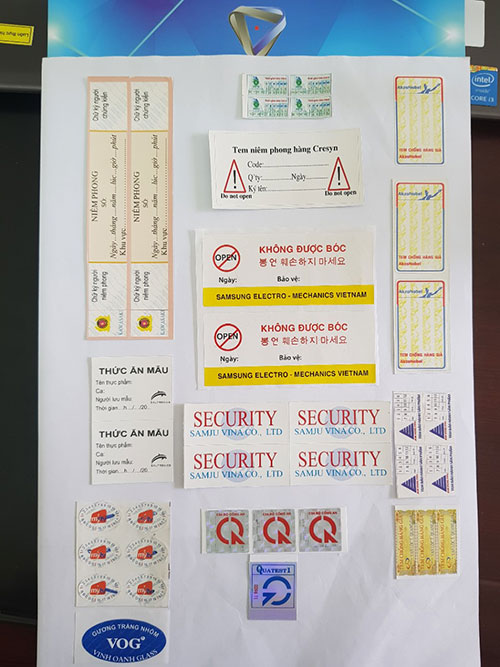 In tem vỡ 7 màu