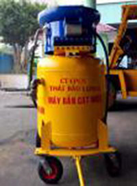 Máy bắn cát nước