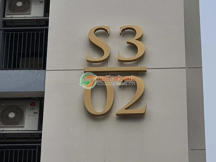 Bảng hiệu chữ nổi Mica