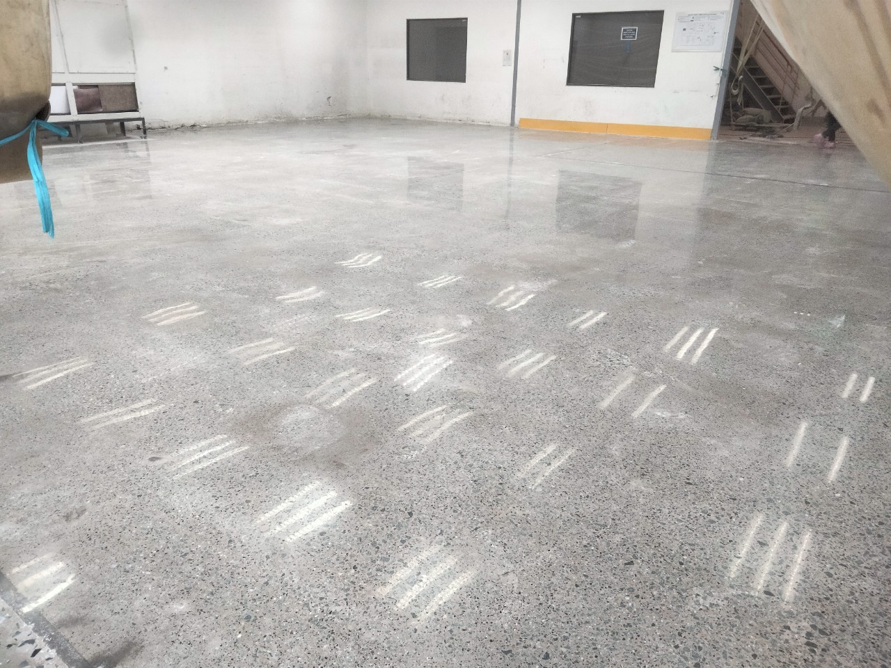 Mài đánh bóng nền nhà xưởng