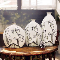 Lọ hoa gốm sứ