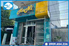 Thi công bảng hiệu chữ nổi mica