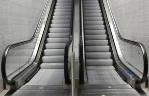 Thang cuốn Escalator