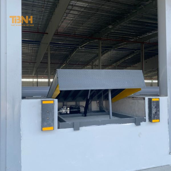 Sàn nâng thủy lực