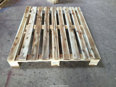 Pallet gỗ 2 hướng nâng