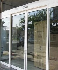 Cửa trượt tự động