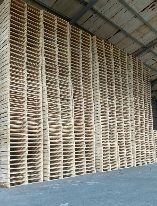 Pallet gỗ 2 hướng nâng