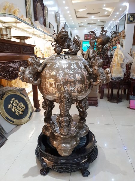 Đỉnh thất lân khảm bạc