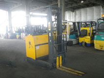 Xe nâng cũ 1.5 tấn năm 2004 nâng 4m hãng Komatsu