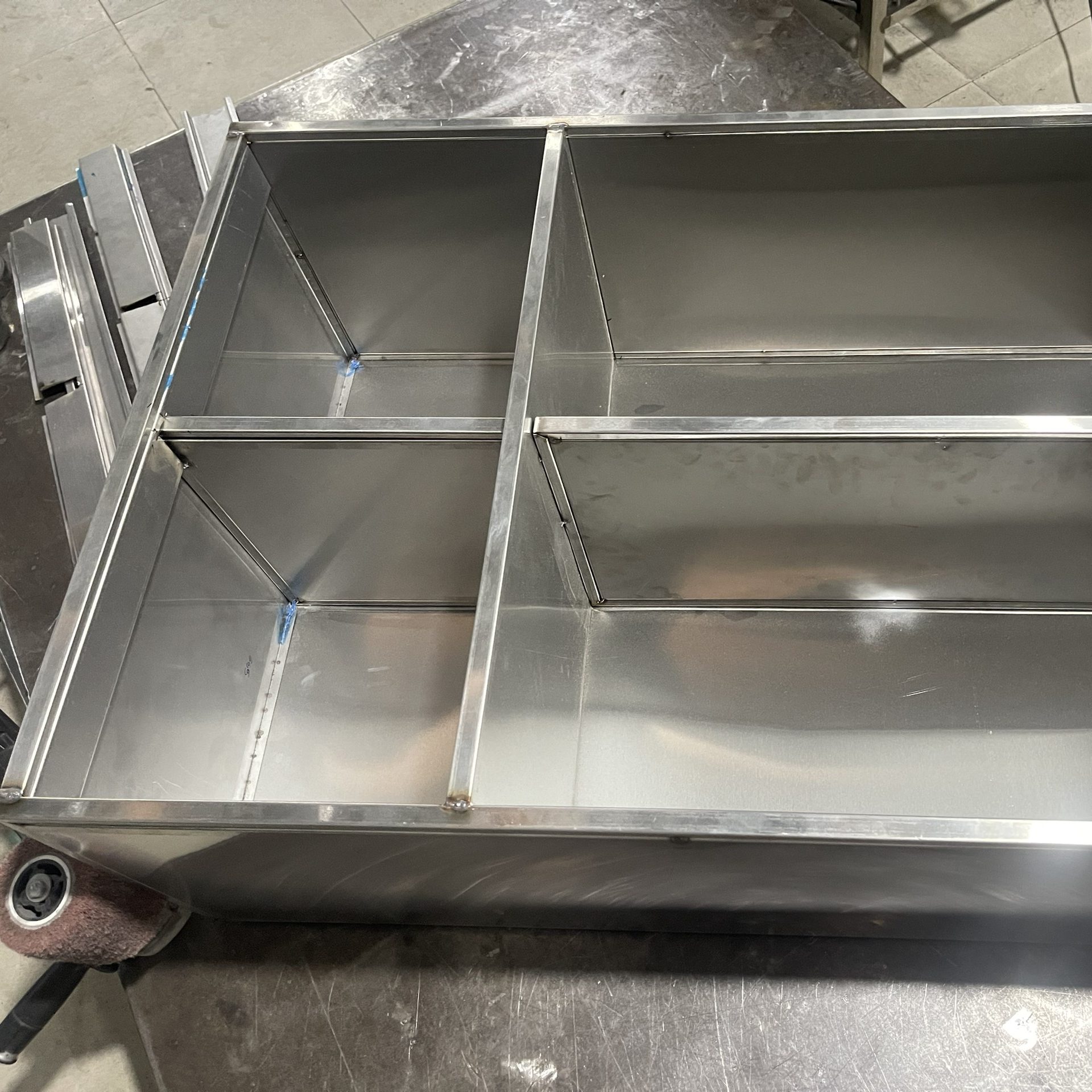 Tủ inox treo tường