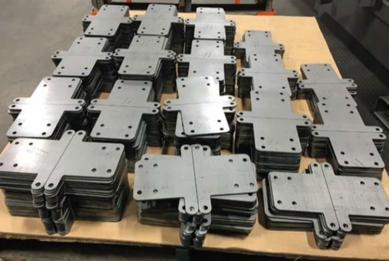 Gia công cắt sắt thép bằng máy Laser Fiber