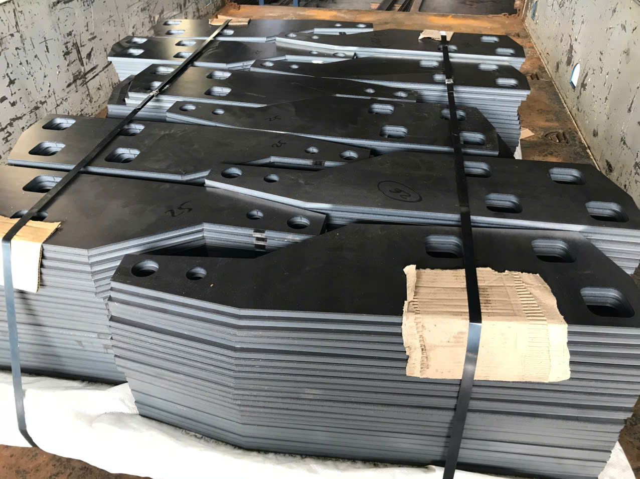 Gia công cắt sắt thép bằng máy Laser Fiber