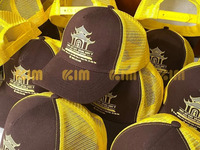 Mũ lưới in logo nhà gỗ dát vàng
