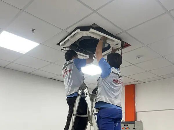 Vệ sinh máy lạnh