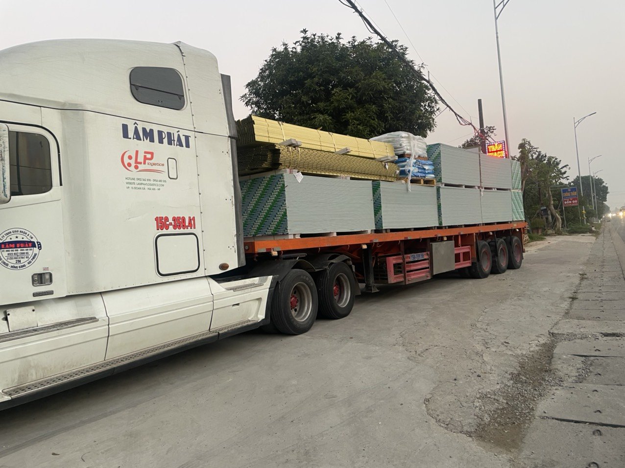 Giao nhận vận chuyển hàng Lâm Phát