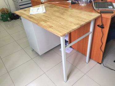 Chân bàn sắt