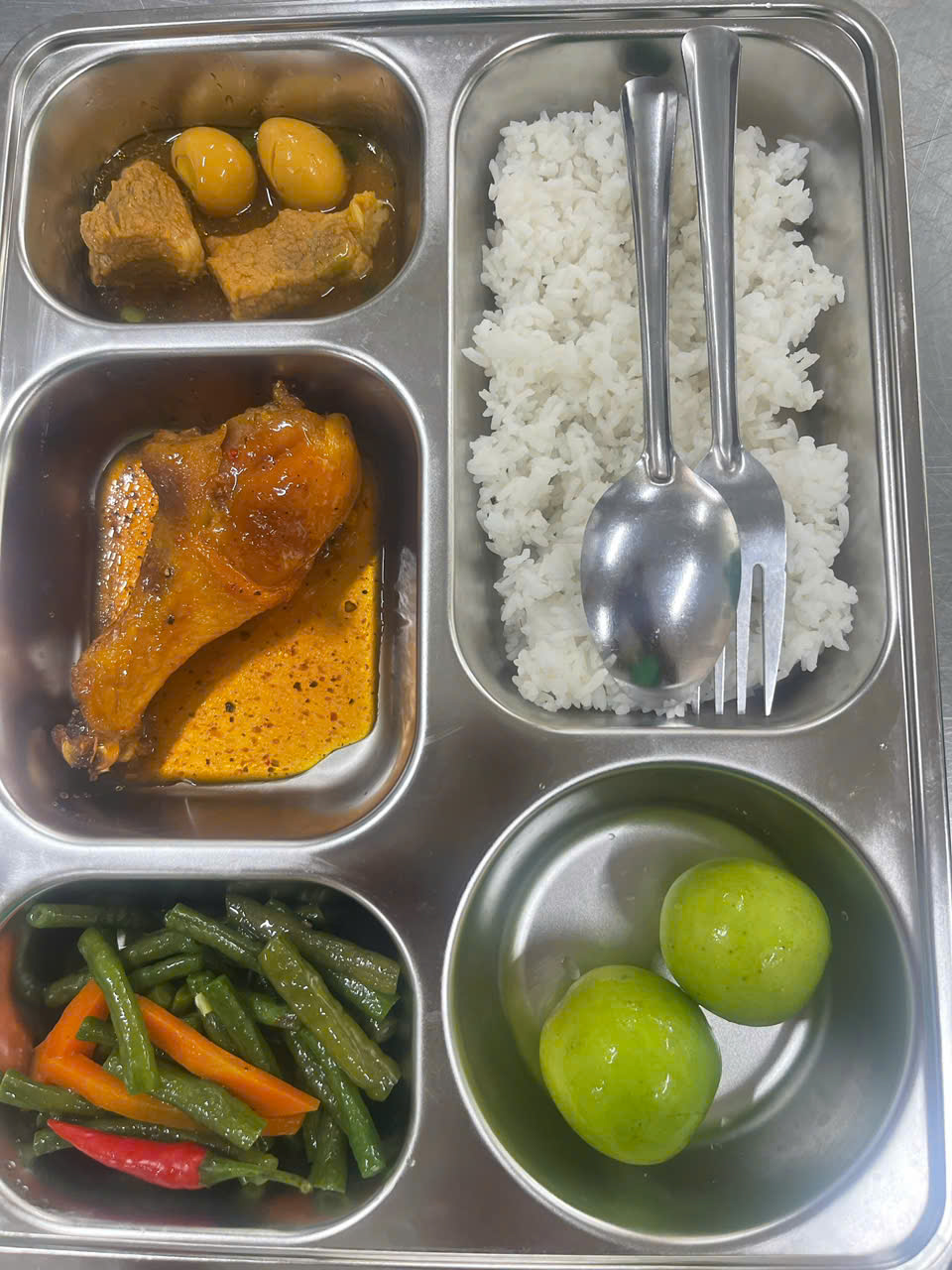 Suất ăn công nghiệp