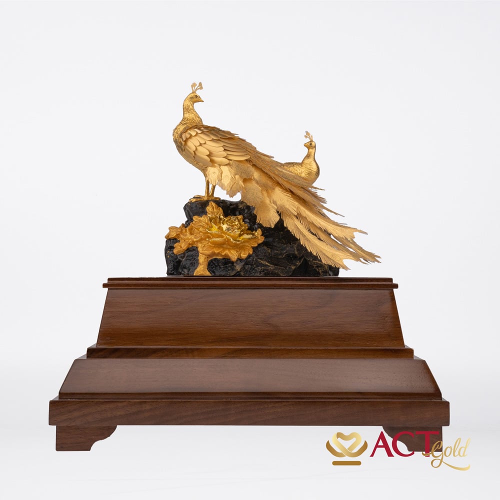 Biểu trưng dát vàng