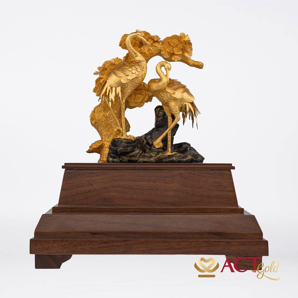 Biểu trưng dát vàng