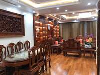 Thi công trần tường sàn nhựa