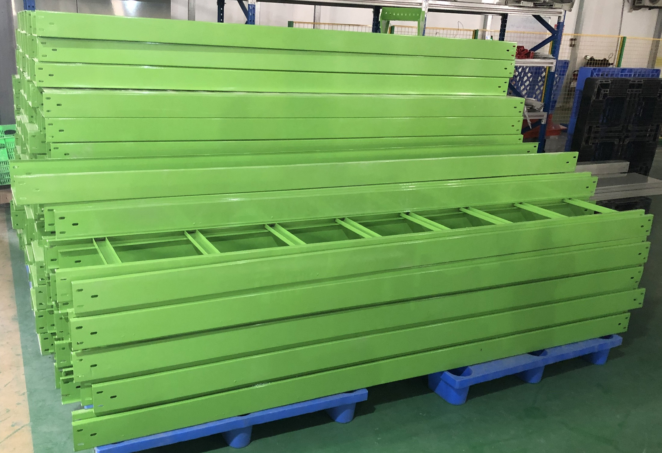 Thang cáp sơn tĩnh điện màu xanh