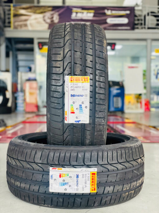 Lốp Pirelli 255/40R20 P-Zero