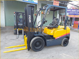 Xe nâng dầu TCM FD25T13