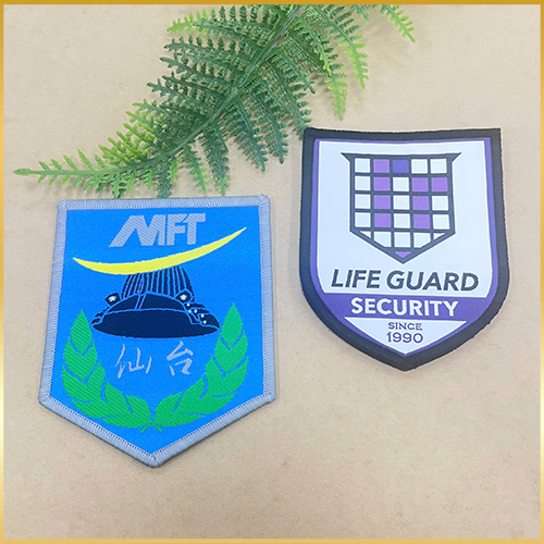 Nhãn dệt bo viền