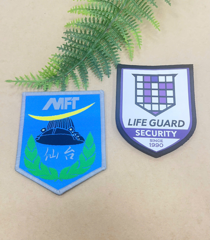 Nhãn dệt bo viền