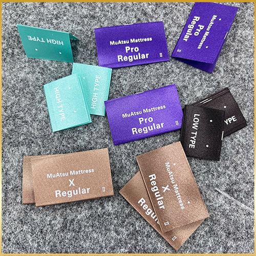 Nhãn in nhiều màu