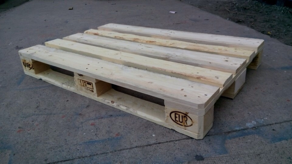 Pallet gỗ