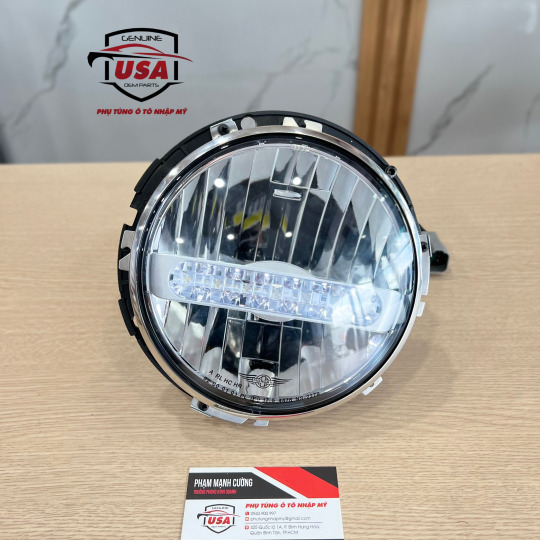 Đèn pha Led Morgan Plus Six 2021