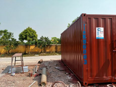 Container kho chứa hàng màu đỏ