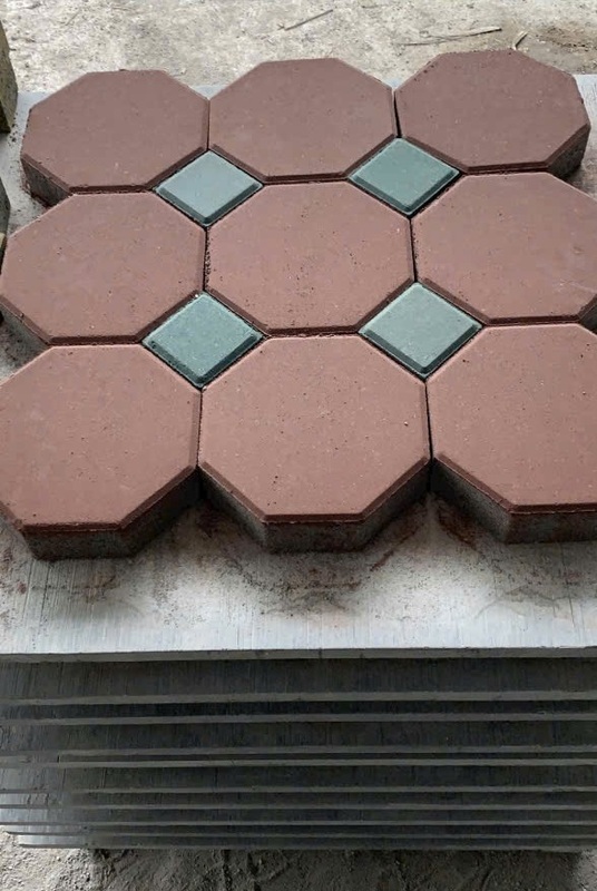 Gạch bát đỏ nhân xanh
