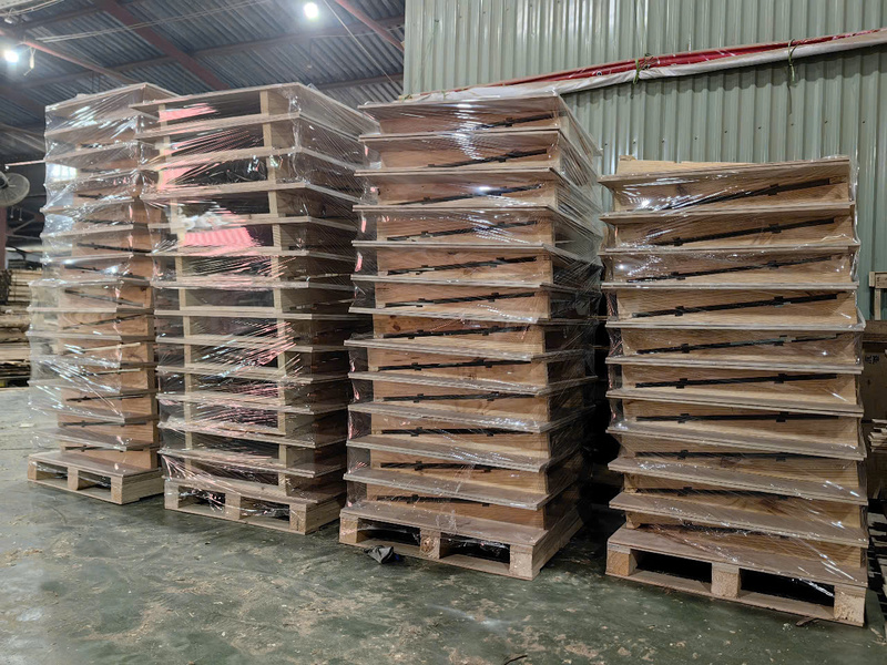 Pallet gỗ 2 hướng nâng