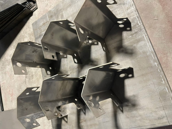 Gia công cắt laser CNC inox