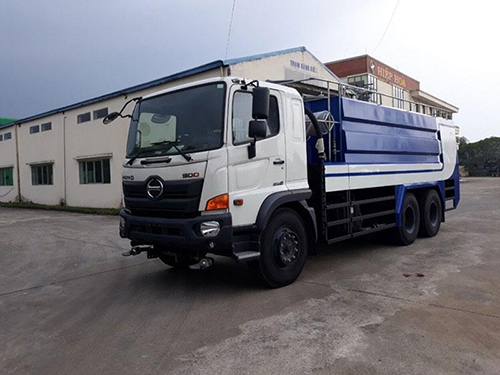 Xe phun nước rửa đường Hino FM8JN7A 14 khối