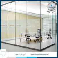 Vách kính cường lực