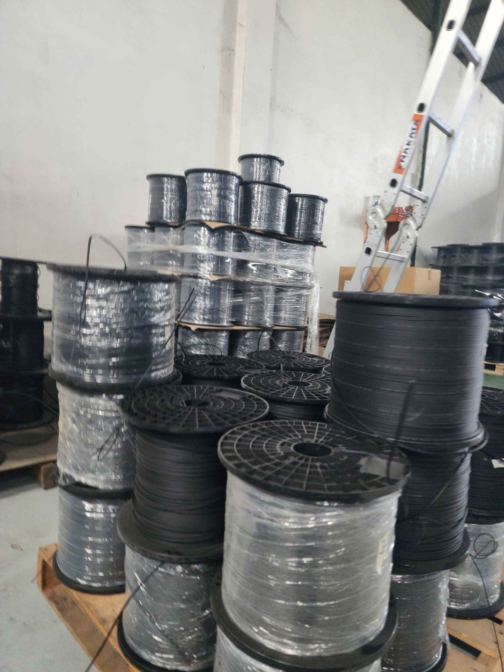 Dây cáp mạng căng giàn