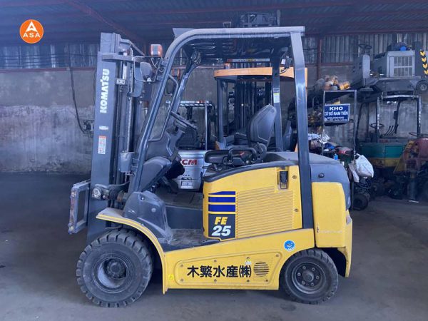 Xe nâng điện komatsu 2.5 tấn