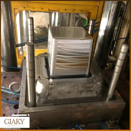 Gia công khuôn mẫu
