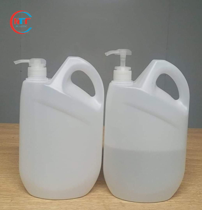 Can nhua HDPE 2 lít nắp voi