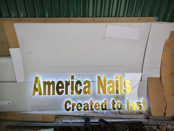 Biển quang cáo Mica