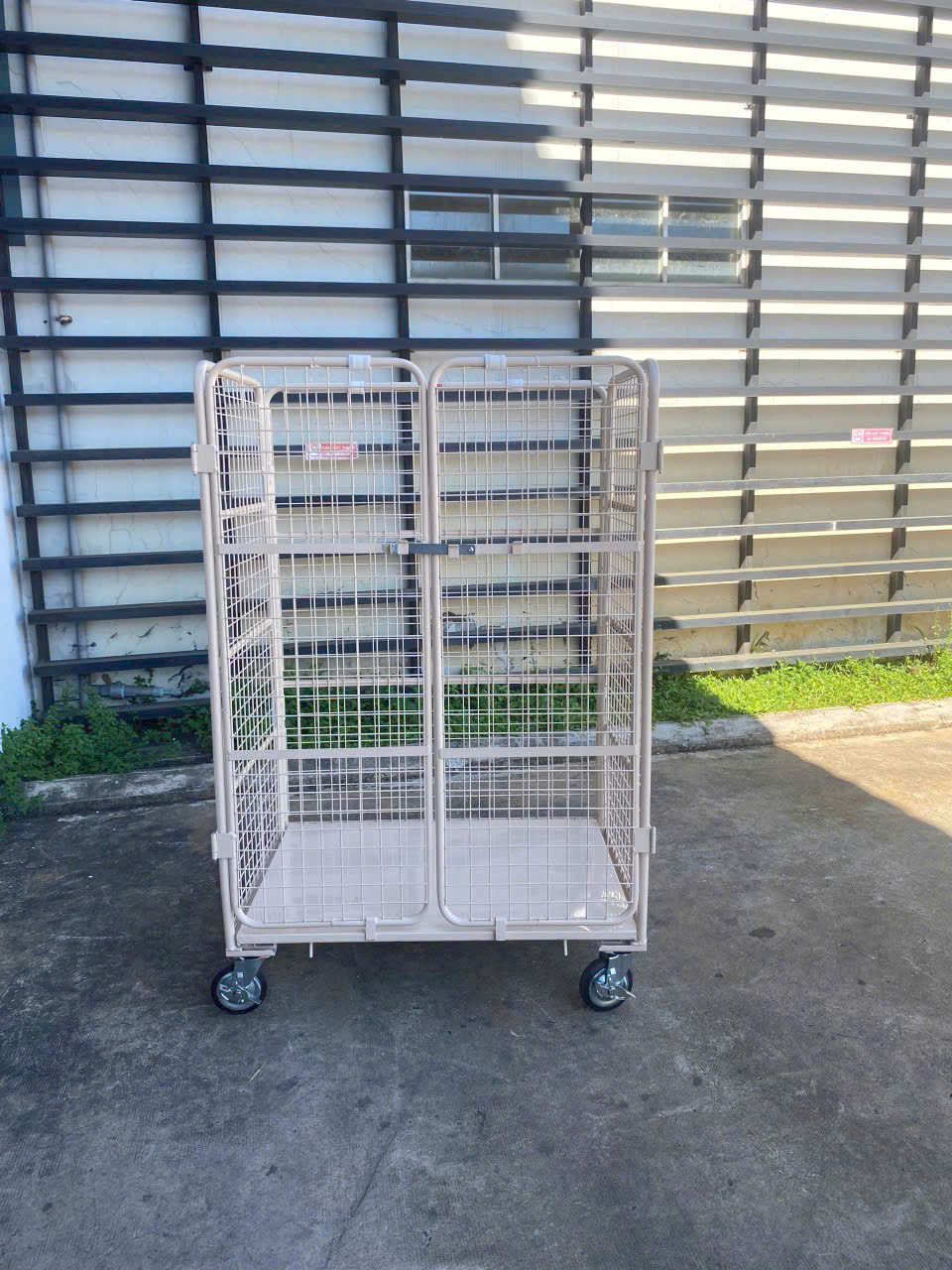 Xe đẩy lồng sắt xếp gọn