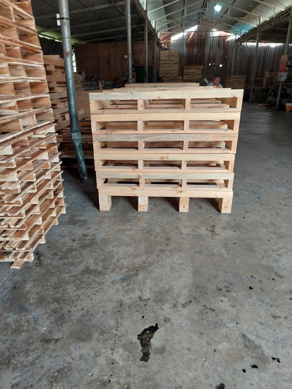 Pallet gỗ