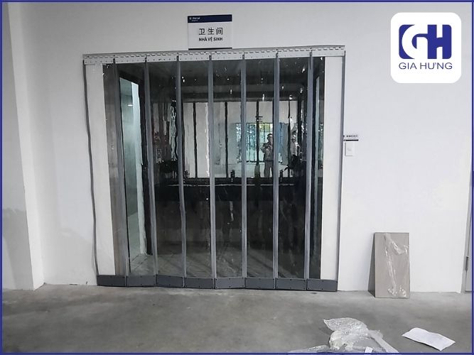 Rèm nhựa PVC nam châm từ tính