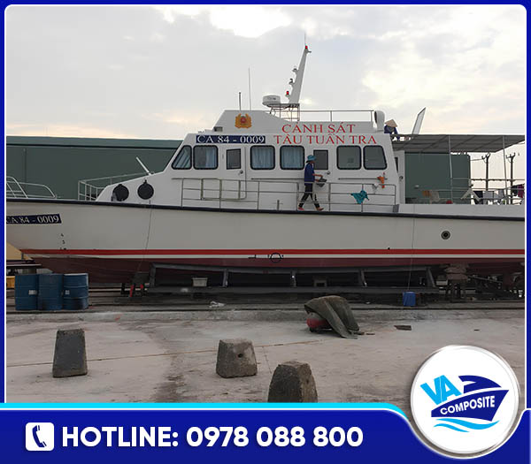 Tàu Composite