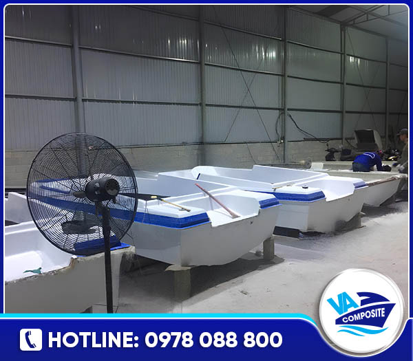 Xuồng công tác Composite